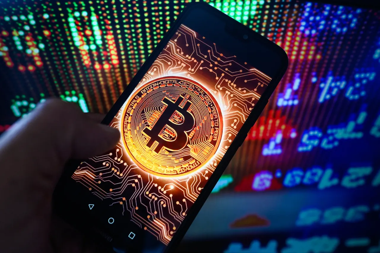 Crypto Market Pulls Back After Recent Rally — Bitcoin Down ~1.4%
